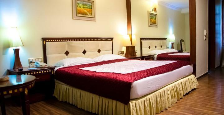 The Shelton Grand Hotel Bangalore Exterior photo