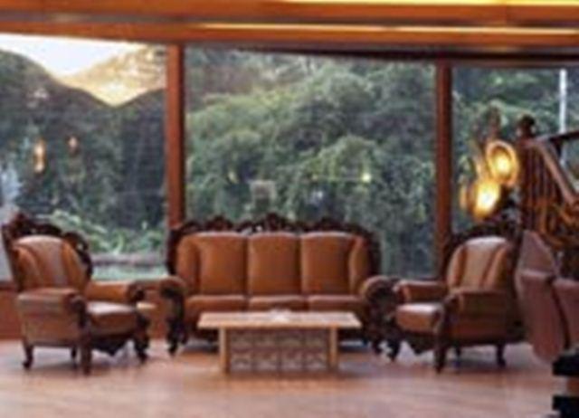 The Shelton Grand Hotel Bangalore Exterior photo
